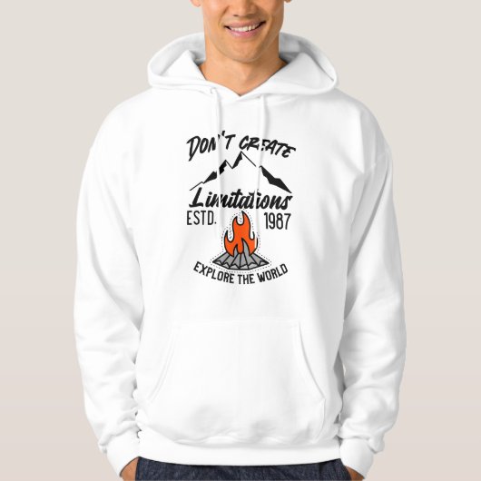 Minimalistisches Campfire Icon Design, Camping Hoodie (Vorderseite)