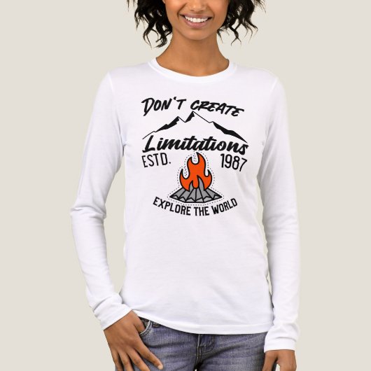 Minimalistisches Campfire Icon Design, Camping Tri-Blend Shirt (Vorderseite)