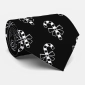 Minimalistisches Canes-Muster auf schwarz Krawatte (Gerollt)