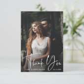 Minimalistisches Chic Script 2 Foto Hochzeit Dankeskarte (Stehend Vorderseite)
