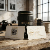Minimalistisches Creme Gold QR Code Fotograf Visitenkarte