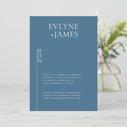 Minimalistisches Dusty Blue Modern Wedding Foto Einladung (Stehend Vorderseite)