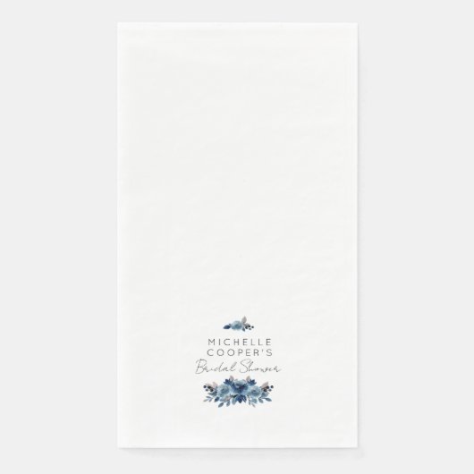 Minimalistisches Dusty Blue und Navy Floral Serviette (Vorderseite)