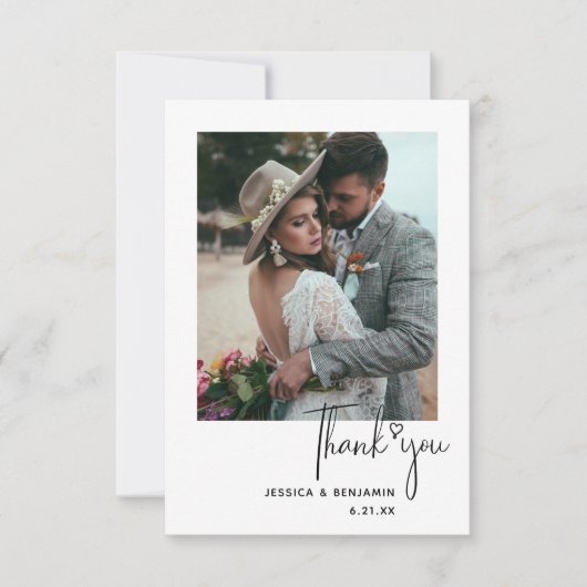 Minimalistisches einfaches Skript mit Herz-Hochzei Dankeskarte (Vorderseite)