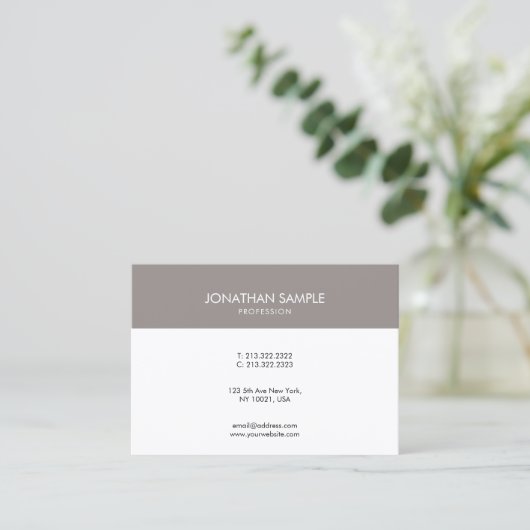 Minimalistisches elegantes Design Braun Schlicht T Visitenkarte (Stehend Vorderseite)