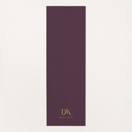 Minimalistisches, elegantes Monogram Dark Red Gold Yogamatte (Vorderseite)