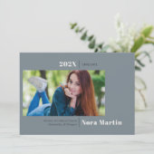 Minimalistisches Foto Abschluss Dusty Blue Ankündigung (Stehend Vorderseite)