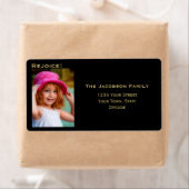 Minimalistisches Foto Big Black Holiday Rücksendea (Insitu)