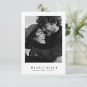 Minimalistisches Foto für Elegantes Skript Save th Einladung (Stehend Vorderseite)