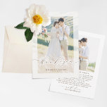 Minimalistisches Foto für vornehme Skripte Dankeskarte<br><div class="desc">Minimalistische elegante Liebe Herz Drehbuch Hochzeit Foto danke Ihnen Karten. Dies ist eine zweiseitige Kartenvorlage mit einem vollständig editierbaren Hintergrund und Textfarbe inklusive der Danksagungen.</div>