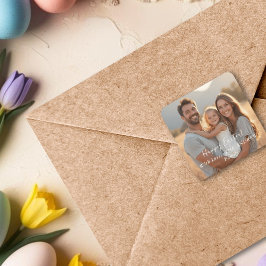 Minimalistisches Foto glücklicher Osterfrühling Quadratischer Aufkleber