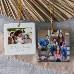 Minimalistisches Foto Keramikornament<br><div class="desc">Dieses minimalistische, jährlich vergoldete Foto-Keramik-Ornament ist die perfekte Weihnachtsbaumdekoration. Das Design besticht durch klassische Typografie in Gold und Weiß, gepaart mit einem rustikalen und eleganten Script-Schriftart mit handgeschriebenem Stil. Personalisieren Sie die Vorderseite dieses Sake-Ornaments mit einem Foto, Ihrem Familiennamen und dem Jahr. Personalisieren Sie den Rücken mit einem anderen Foto....</div>