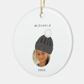 Minimalistisches Foto mit Black Hat Christmas Keramik Ornament (Links)