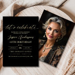 Minimalistisches Foto Schwarzes Gold 40. Geburtsta Einladung<br><div class="desc">Feiern Sie 40 Stile mit einer Minimalistischen Script Black and Gold Geburtstagseinladung! Mit schlichten Schwarz- und Goldakzenten, eleganter Schriftzeichen und einem sauberen, modernen Design Set diese Einladung den Ton für ein anspruchsvolles Fest. Es ist perfekt für jeden Ort, von schicken Salons bis hin zu intimen Ansammlungen, und verbindet zeitlose Eleganz...</div>