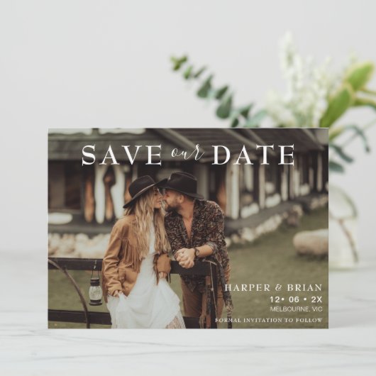 Minimalistisches Foto zum Hochfahren der Datumskar Einladung (Stehend Vorderseite)