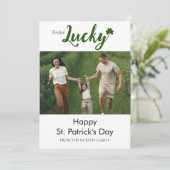 Minimalistisches Glück Kleeblatt st. Patrick's Day Feiertagskarte (Stehend Vorderseite)