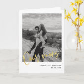 Minimalistisches Gold Script Foto Unsere Vow Card Karte (Gelbe Blume)