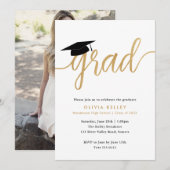Minimalistisches Gold Script Graduation Cap Foto Einladung (Vorne/Hinten)