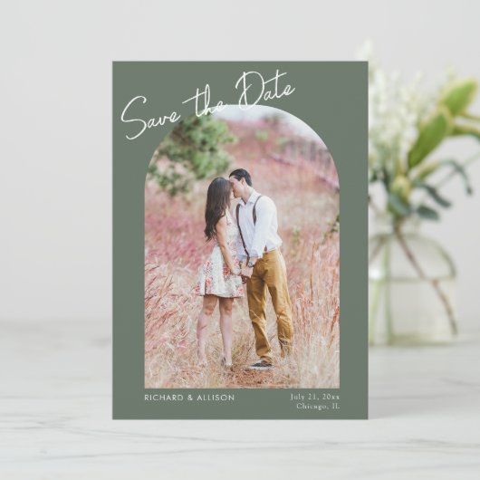 Minimalistisches grün-modernes Foto Save the Date Einladung (Stehend Vorderseite)