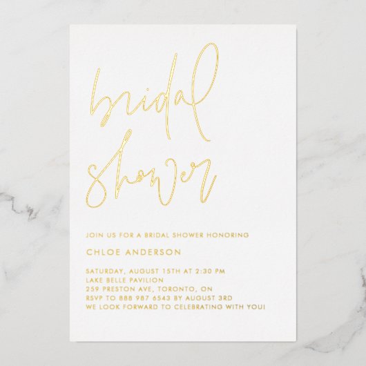 Minimalistisches handgeschriebenes Skript-Brautpar Folieneinladung (Vorderseite)