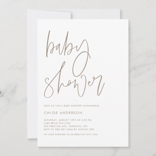 Minimalistisches handgeschriebenes Skript Taupe Ki Einladung (Vorderseite)