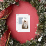 Minimalistisches Happy Hanukkah Liebe Foto Folien Feiertagspostkarte<br><div class="desc">Wählen Sie Ihr Lieblings-Foto,  um diese Happy Hanukkah-Karte hinzuzufügen. Alle Textfelder können bearbeitet werden. Ein modernes minimalistisches Design mit einem kühnen Gruß. Personalisieren Sie mit Ihrem Familiennamen und passen Sie die persönliche saisonale Nachricht auf der Rückseite an. Ein modernes Design,  dass Ihre Freunde und Familie mit Liebe.</div>