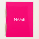 Minimalistisches, heißrosa, benutzerdefiniertes Ja Planer<br><div class="desc">Minimalistische,  rosa fuchsia magenta und weiße individuelle Name Text Monogramm Initialen einfache moderne elegante personalisiert Planner. Vollständig anpassbarer weißer Text auf schlichtem,  rosafarbenem Hintergrund. Sie können sie mit Firmennamen oder Firmennamen,  Jahr,  Initialen,  Monogramm usw. personalisieren</div>