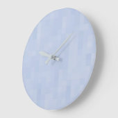 Minimalistisches hellblaues Muster Große Wanduhr (Winkel)