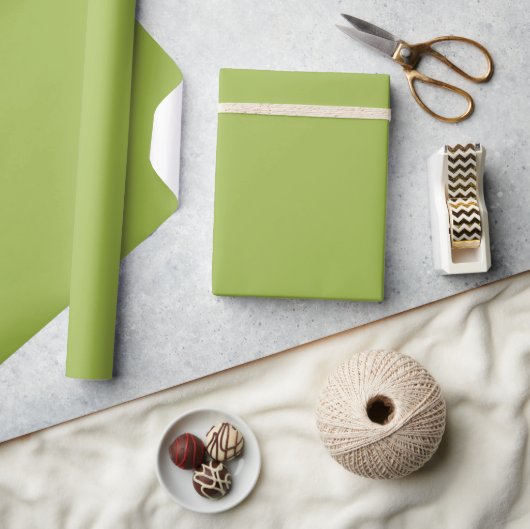 Minimalistisches, helles, solides Olivenöl Grün Sc Geschenkpapier (Kunsthandwerk)