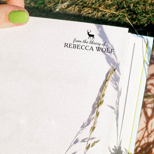 Minimalistisches Hirsch aus der Bibliothek, Buch Gummistempel