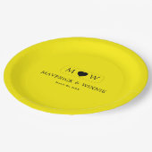 Minimalistisches Hochzeitshellgelb 9" Runde Pappteller (Schrägansicht)