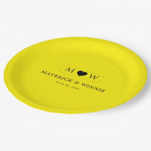 Minimalistisches Hochzeitshellgelb 9" Runde Pappteller (Schrägansicht)