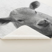 Minimalistisches Kinderzimmer aus schwarzem und we Sherpadecke (3/4)