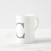 Minimalistisches klassisches Monogramm, Anfangsgra Porzellantasse (Vorderseite Rechts)
