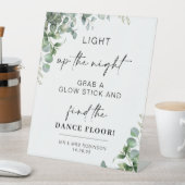 Minimalistisches Licht auf das Nachtglühen Tanzzei Sockelschild (In Situ)