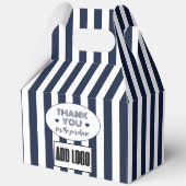 Minimalistisches Logo für blaue Streifen Geschenkschachtel (Rückseite)