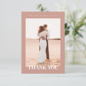 Minimalistisches Mauve Wedding Foto Dankeskarte (Stehend Vorderseite)