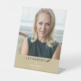 Minimalistisches Memorial Lounge Französisches Fot Sockelschild