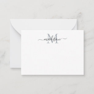Minimalistisches Modern Feminine Script Monogram g Mitteilungskarte