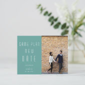 Minimalistisches modernes Foto Neuhochzeit Postkarte (Stehend Vorderseite)