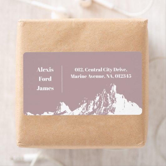 Minimalistisches, modernes Gebirge in hellrosa (Insitu)