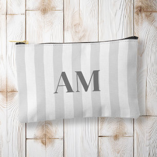 Minimalistisches, modernes Gray-Anfangsmonogramm Zubehörtasche
