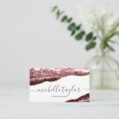 Minimalistisches, modernes lila Drehbuch Visitenkarte (Stehend Vorderseite)