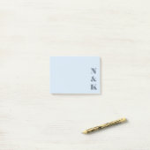 Minimalistisches Modernes Monogramm Softblau Benut Post-it Klebezettel (Auf Schreibtisch)