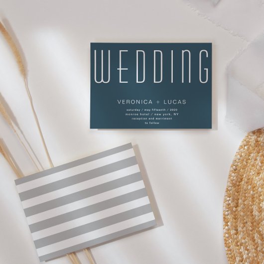 Minimalistisches, modernes Script, blau und weiß H Einladung