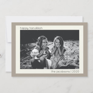 Minimalistisches modernes Taupe Hanukkah Foto Feiertagskarte