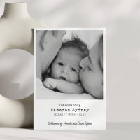 Minimalistisches modernes weißes Foto einer Schrei