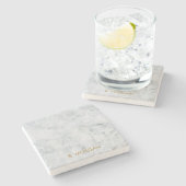 Minimalistisches Monogramm aus weißem Marmor Steinuntersetzer (Seitenansicht)