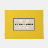 Minimalistisches Monogramm Deep Lemon Background Fußmatte (Vorderseite)