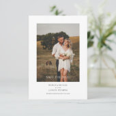 Minimalistisches Monogramm-Foto Save the Date vert (Stehend Vorderseite)